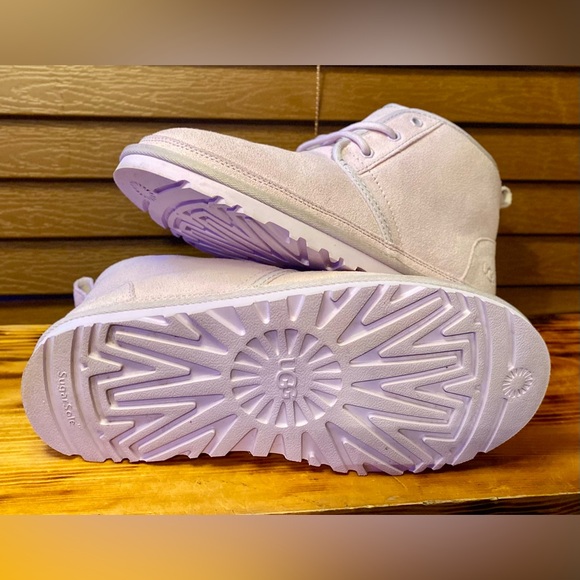 UGG WOMEN’S NEUMEL CHUKKA BOOTS - Picture 4 of 8